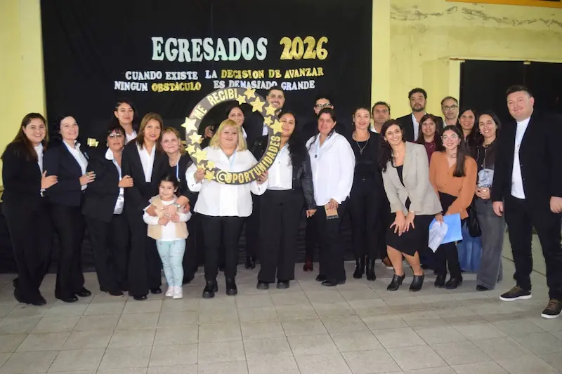 J�venes y adultos finalizaron sus estudios secundarios con el Programa Oportunidades en Federaci�n