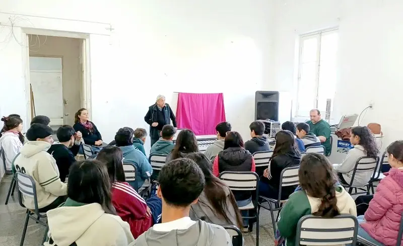 Nexo de Sajaroff entre Abraham Arcushin y la Escuela Secundaria por la Sho�