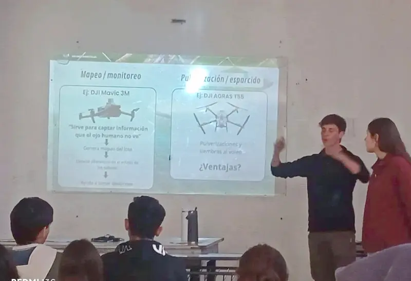 Escuela Agrotecnica Urquiza: Charla sobre Drones en Agricultura para alumnos de 7mo. a�o
