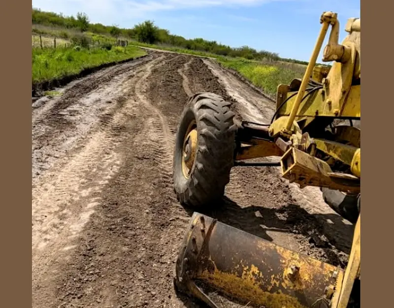 La Comuna de Sajaroff realiz� trabajos de reparaci�n en la Ex ruta provincial N�28 y camino viejo a El Carmel