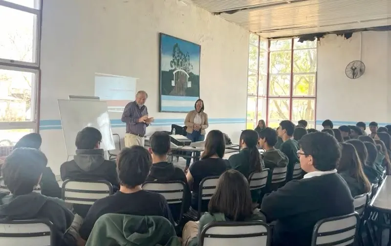 Curso/taller de Educaci�n Financiera en Escuela Agrot�cnica J.J. de Urquiza