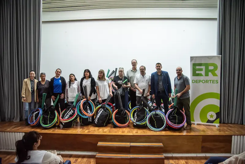 Entre R�os avanza con la entrega de 140 kits deportivos a escuelas de toda la provincia