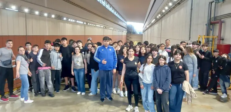 Alumnos de la escuela N�1 Prof. Leopoldo Herrera visitaron la represa de Salto Grande