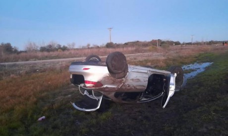 CUATRO EMPLEADOS MUNICIPALES DE VICTORIA SALIERON ILESOS DE UN ACCIDENTE EN RUTA NACIONAL 18