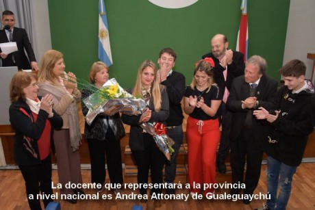 Una docente de la escuela Sarmiento recibi el premio provincial Manuel Antequeda y la docente destacada que representar a la provincia a nivel nacional es Andrea Attonaty de Gualeguaych