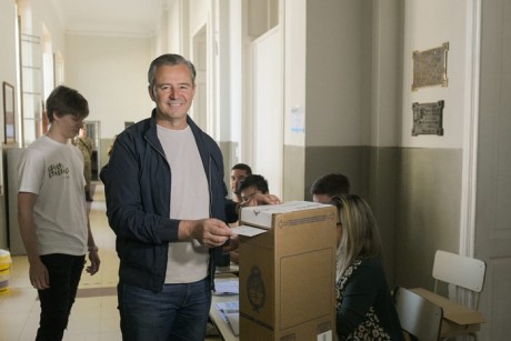 Adán Bahl votó a las 9:30 horas en la mesa 38 de la Escuela Provincial N° 5 “Manuel Belgrano” (calle 9 de julio 419)