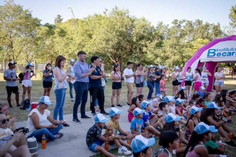 El Becario brinda apoyo escolar a miles de nias y nios durante el calendario escolar