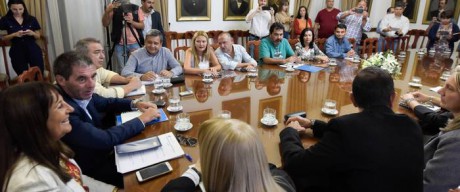 La provincia acord con los gremios docentes esperar la apertura de las paritarias nacionales