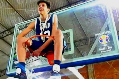 Diego Lifschitz de Villaguay dirigi la seleccin nacional de bsquet y se consagraron campeones sudamericanos