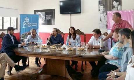 Ricardo Alfonsn recibi una distincin de las autoridades municipales de Villaguay