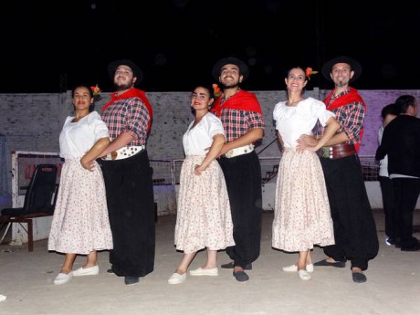 La Compaa Entrerriana de Danzas de MLB en la Provincia de Chaco<br>