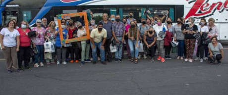 Parti desde Paran el segundo contingente de personas mayores rumbo a Chapadmalal