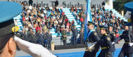 En el da de la bandera 72 cadetes de la Polica de Entre Ros juraron su lealtad