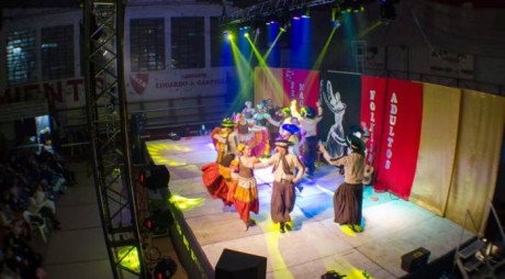 Encuentro de Folklore para Adultos-Una celebracin de nuestro acervo nativo 