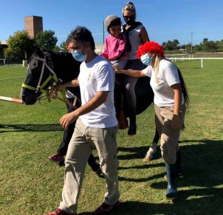 APRENDER JUGANDO ACTIVIDADES DE LA ESCUELA DE EQUINOTERAPIA LA MERCED