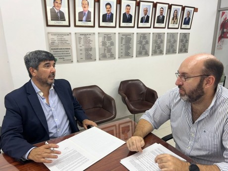 El intendente Fuertes firmó un convenio con el colegio de ingenieros civiles