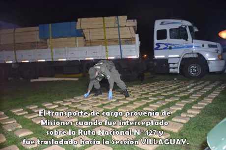 Gendarmera descubri 233 kilos de marihuana dentro del tanque adicional de combustible de un camin