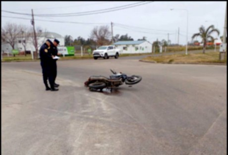 Volc un motociclista en el Acceso Carlos Fuertes