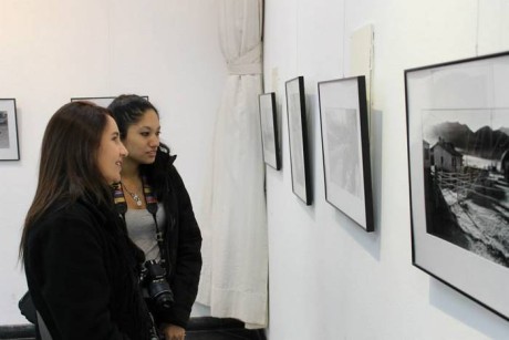 Se inaugura la muestra fotográfica Memoria Eterna en el Museo Histórico Provincial