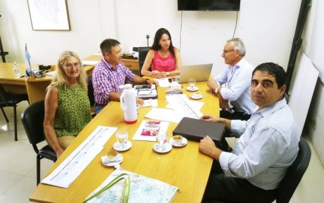 Osvaldo Quiroga acomnpaño a los concejales Marcelo Anselmino y Catalina Binsak en reuniones provinciales