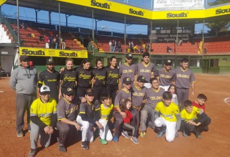 DESTACADA ACTUACIN DE JVENES SOFTBOLISTAS DE VILLAGUAY EN LA 6ta EDICIN DE LA COPA REVOLUCIN EN PARAN