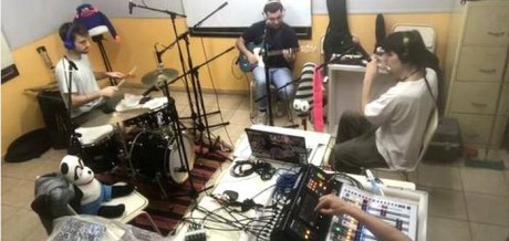 El conjunto villaguayense T de Hierbas llega a La Cuadra en Santa Fe
