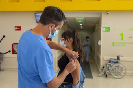 Entre Ros comienza a vacunar a nios y nias de 3 a 11 aos con patologas de riesgo